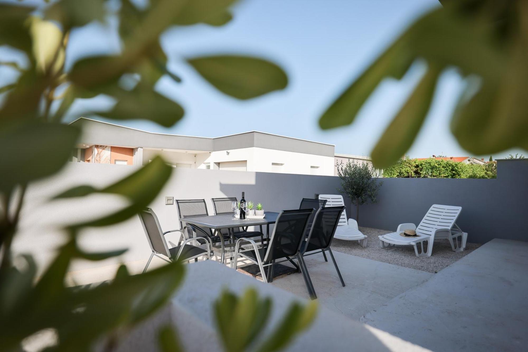 Duo Soles - Apartments With Private Parking Near Zadar Murvica  Exterior photo